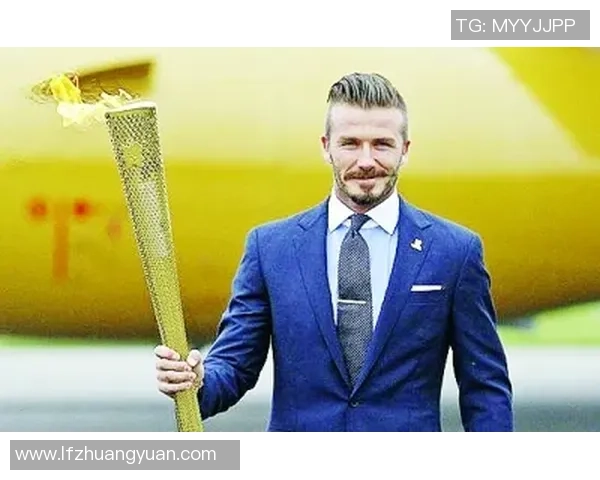 时尚与运动的完美结合足球明星图案拖鞋让你在夏日尽显个性魅力 时尚与运动的完美结合足球明星图案拖鞋让你在夏日尽显个性魅力