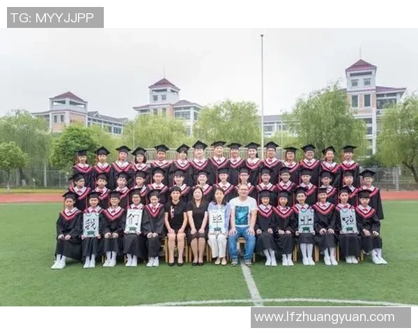 朗朗的足球明星徒弟如何在绿茵场上追逐梦想与荣耀